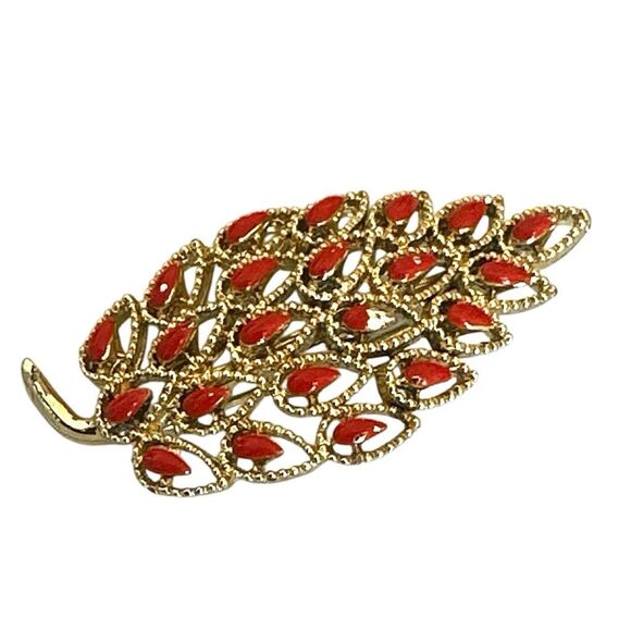 Gerry’s Vintage Gold-Tone Leaf Brooch - Picture 7 of 8